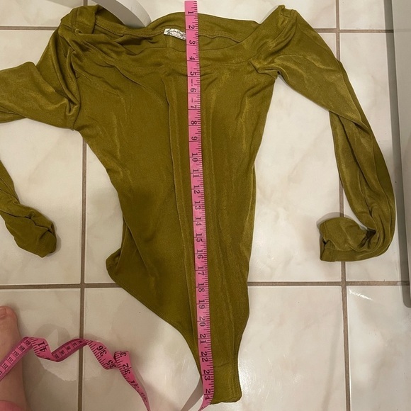 NWT Womens Intimately By Free People Off Shoulder Olive Green Shimmer Bodysuit M - Picture 8 of 8